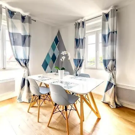 C3 Centre Station Apartment *